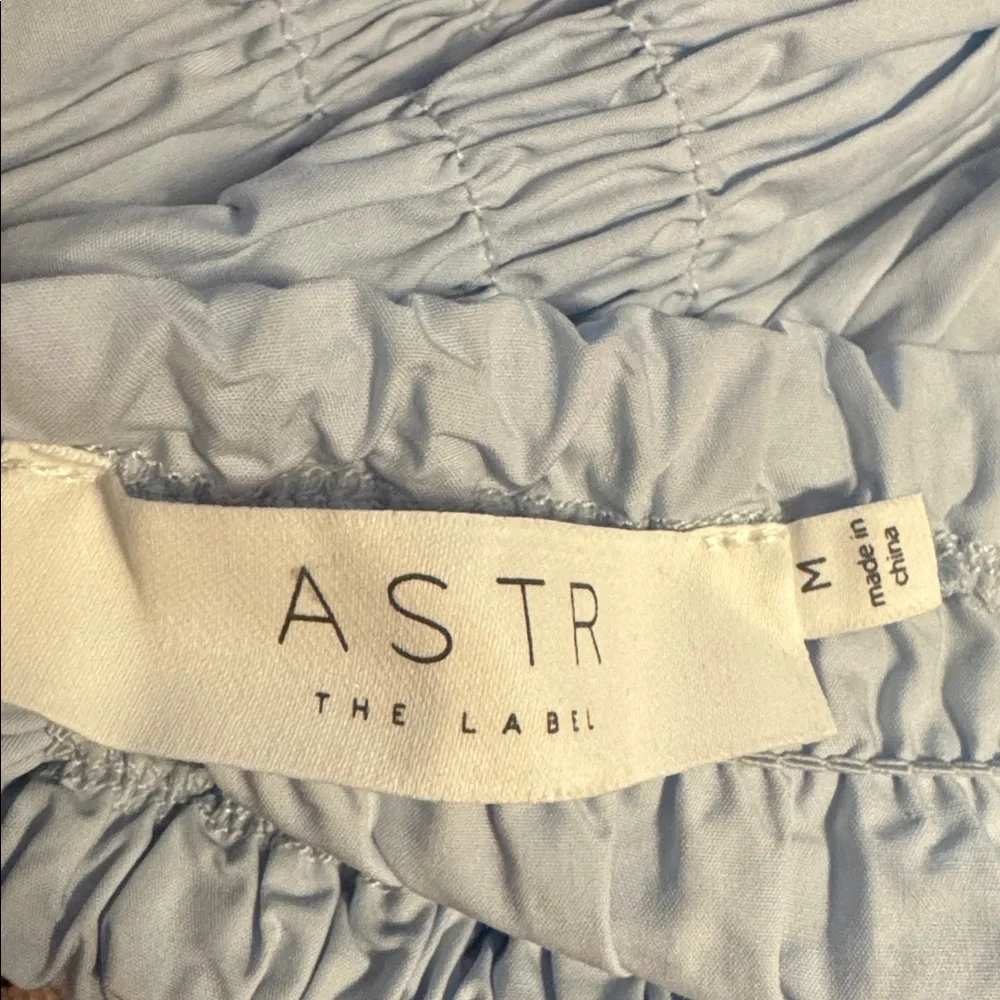 ASTR‎ The Label Light Blue Smocked Puff Sleeve Top peplum blouse Sz M